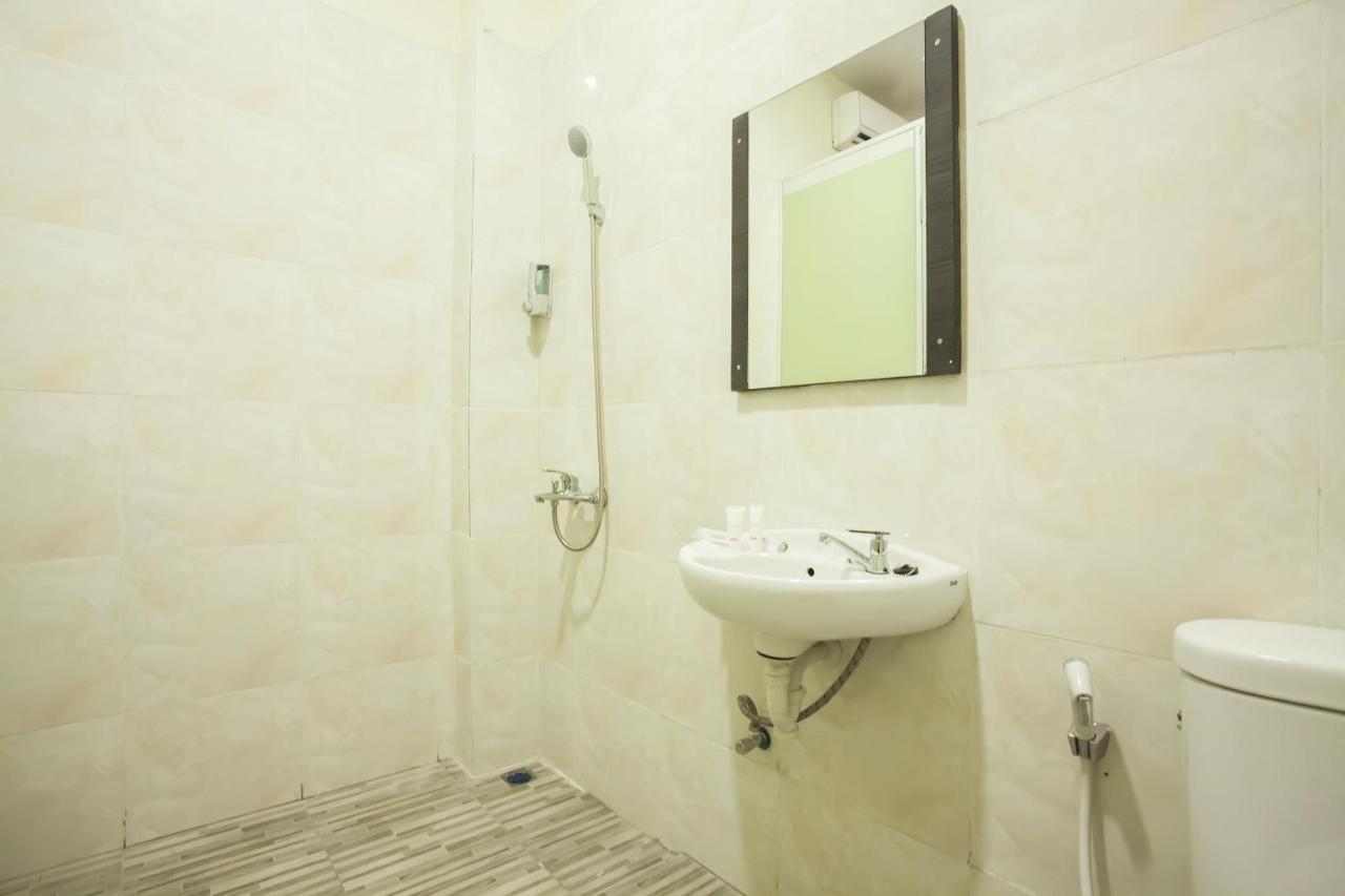 Oyo 2361 Hotel Winston Glugur Εξωτερικό φωτογραφία