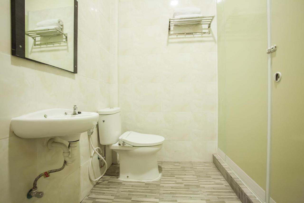 Oyo 2361 Hotel Winston Glugur Εξωτερικό φωτογραφία